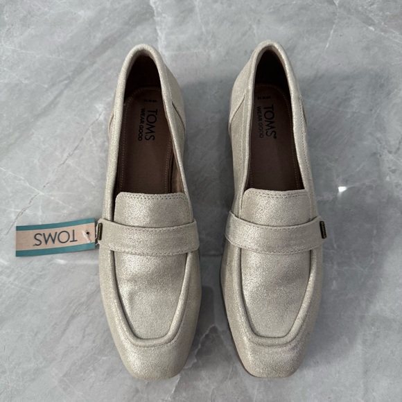 Women’s TOMS Lynette Loafer Dress Shoe Champagne Metallic Suede Leather Size 10 - Picture 3 of 15